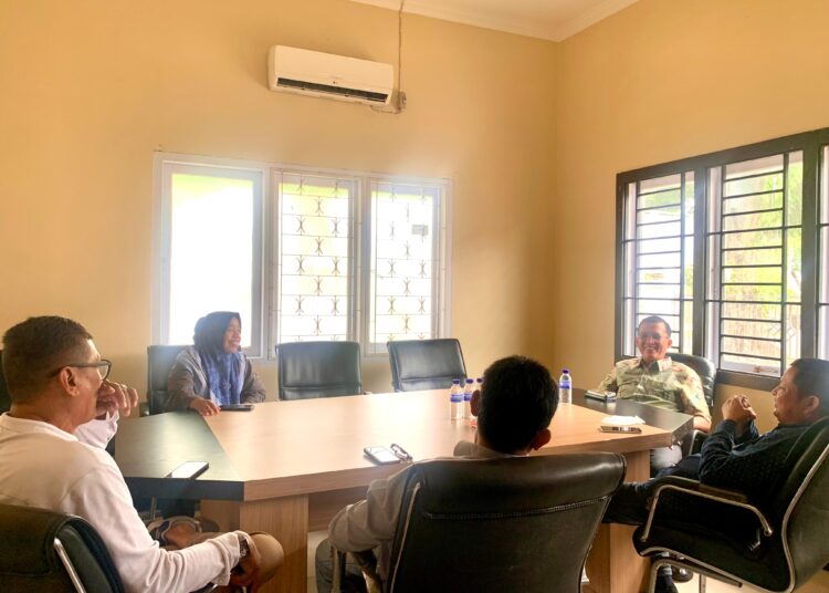 Hari Pertama Tempati Kantor Baru, KI Jambi Terima Kunjungan Kadis Kominfo