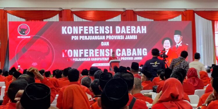 Pimpinan 11 DPC PDIP  Provinsi Jambi, Ihsan Yunus di Kota Jambi, Gus Dayat di Bungo