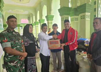 Gus Dayat Ketua PDIP Bungo Salurkan Bantuan Kader PDIP Jambi untuk Korban Bencana di Sumbar