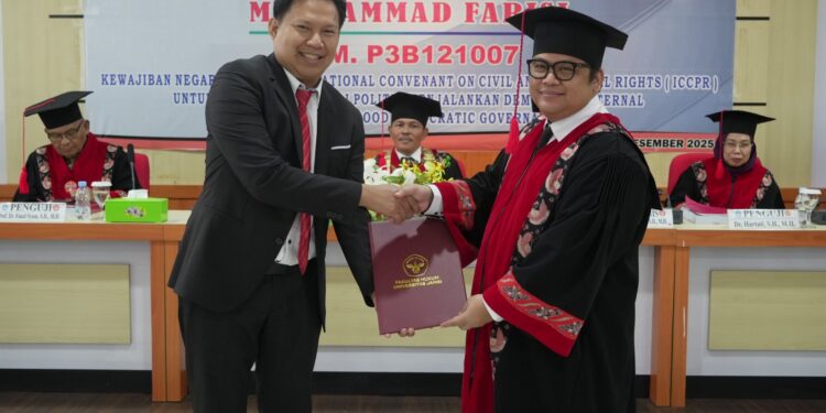 Mochammad Farisi Raih Gelar Doktor dengan Riset Penting Kewajiban Negara Mengatur Demokrasi Internal Parpol