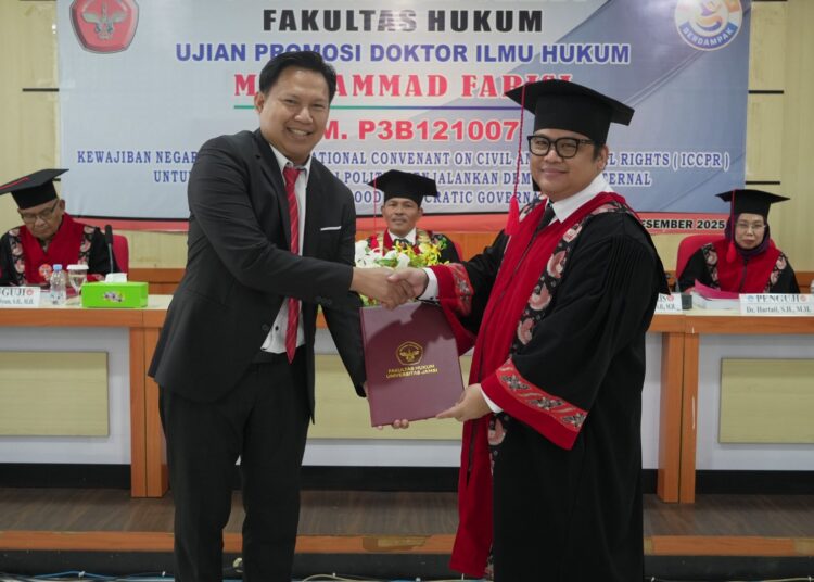 Mochammad Farisi Raih Gelar Doktor dengan Riset Penting Kewajiban Negara Mengatur Demokrasi Internal Parpol