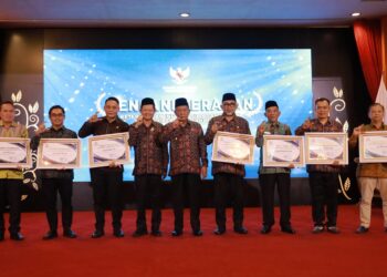 KI Jambi Berikan Penghargaan ke Sekda Bersama 4 Tokoh ini Serta Dua Lembaga