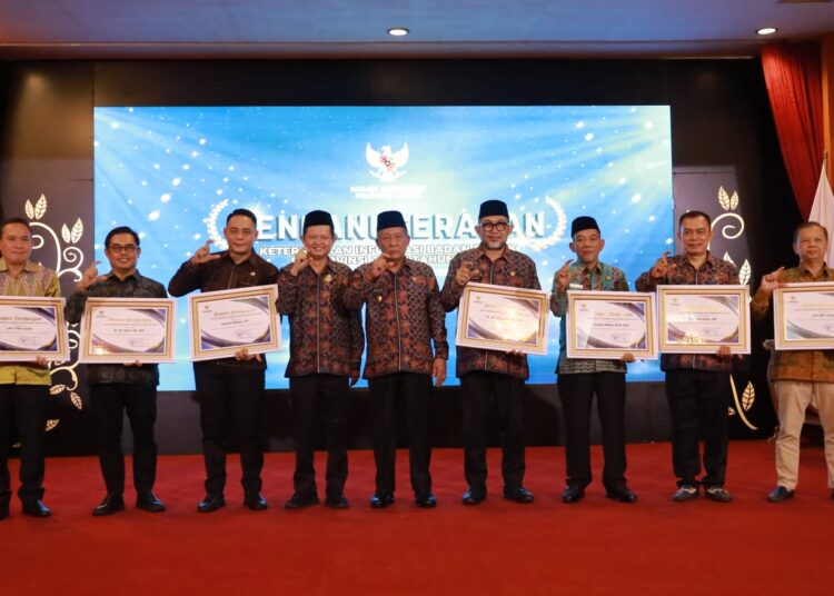 KI Jambi Berikan Penghargaan ke Sekda Bersama 4 Tokoh ini Serta Dua Lembaga