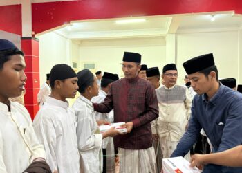 DPD PDI Perjuangan Jambi Gelar Nuzulul Qur’an, Edi Purwanto Santuni Santri