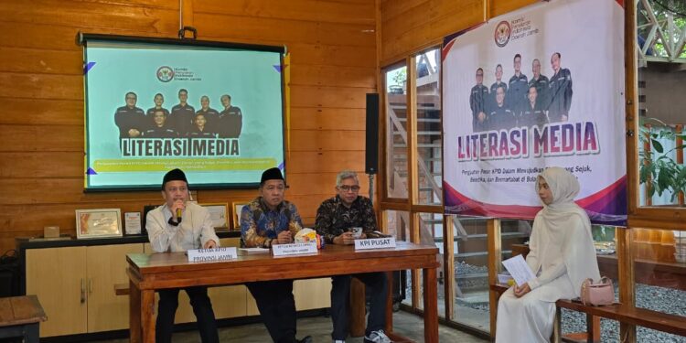 KPID Buka Bersama Purna Komisioner Pererat Tali Silaturrahmi